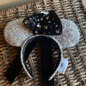 Disney Silver and Black Minnie Mouse Headband